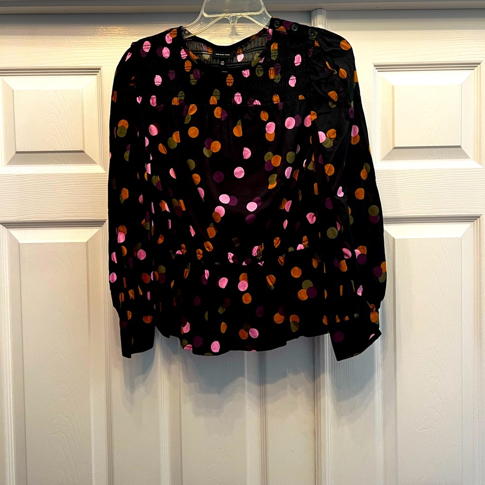 NWT WHO WHAT WEAR BLOUSE. SIZE MEDIUM
